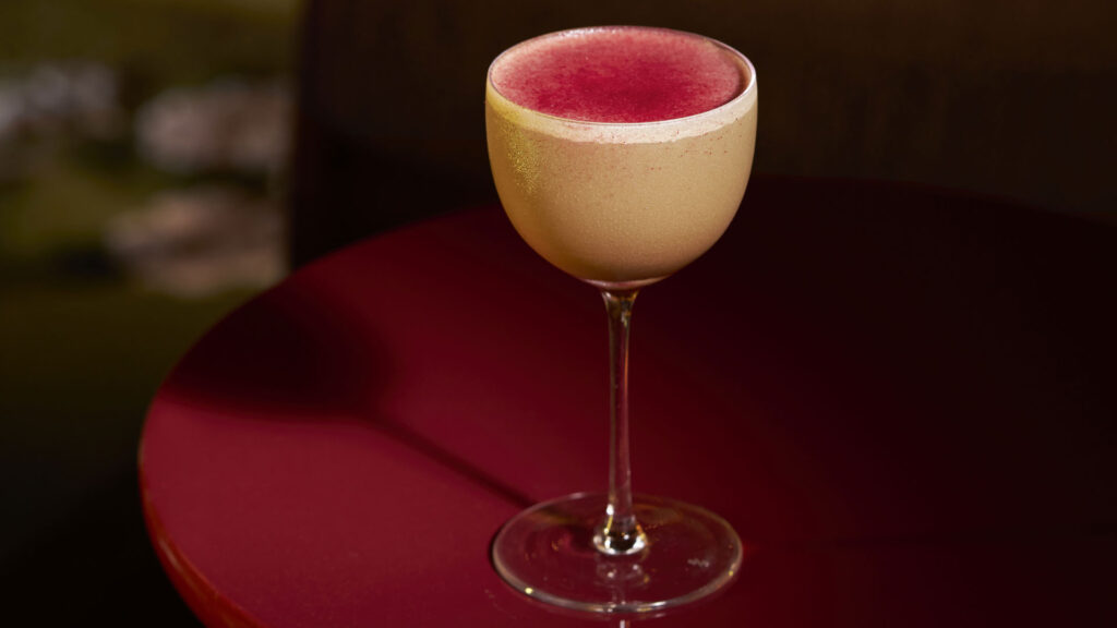 HØJ1CHA €SPR€$$Ø MART1N1 dalla drink list di Pop City
