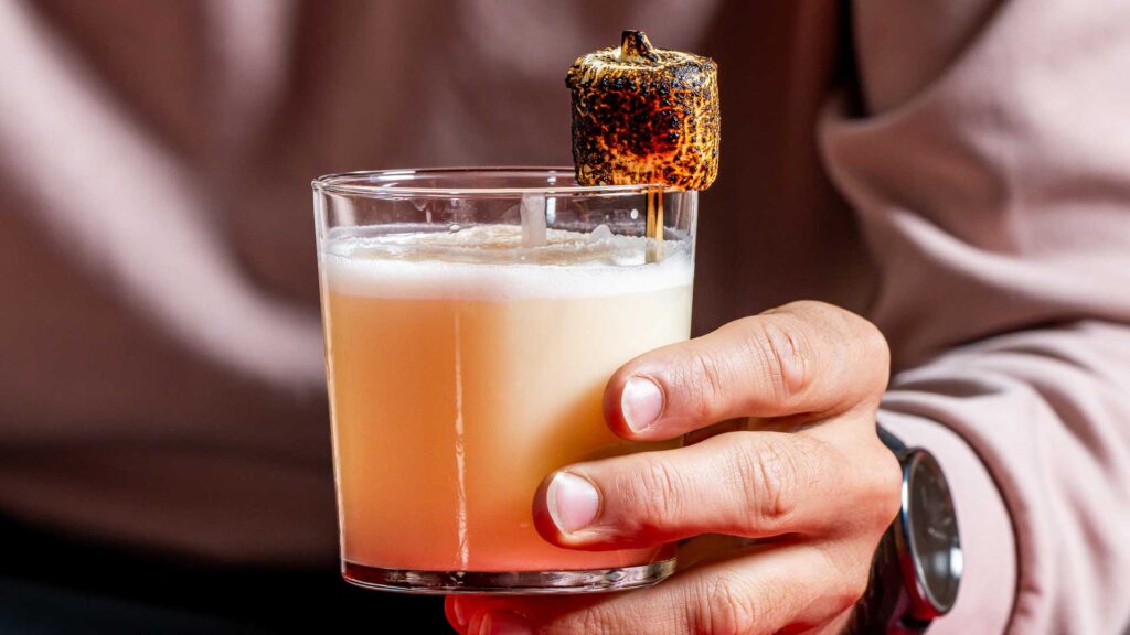 Koji Hardshake cocktail di Seed Library NYC