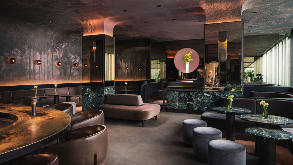 La sala di Marcus Night Bar al Four Seasons Hotel Montréal