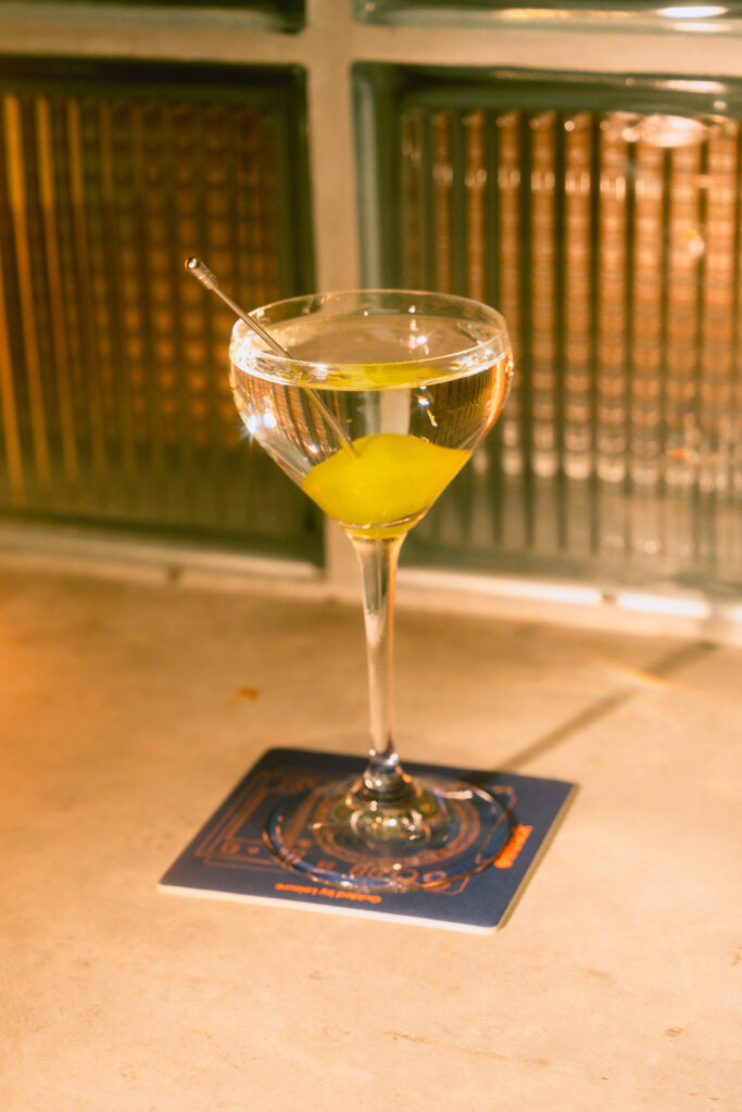 White Enzoni cocktail menu di offtrack