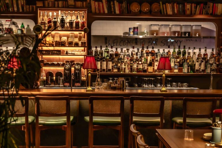 Bar Stormy sedute al bancone