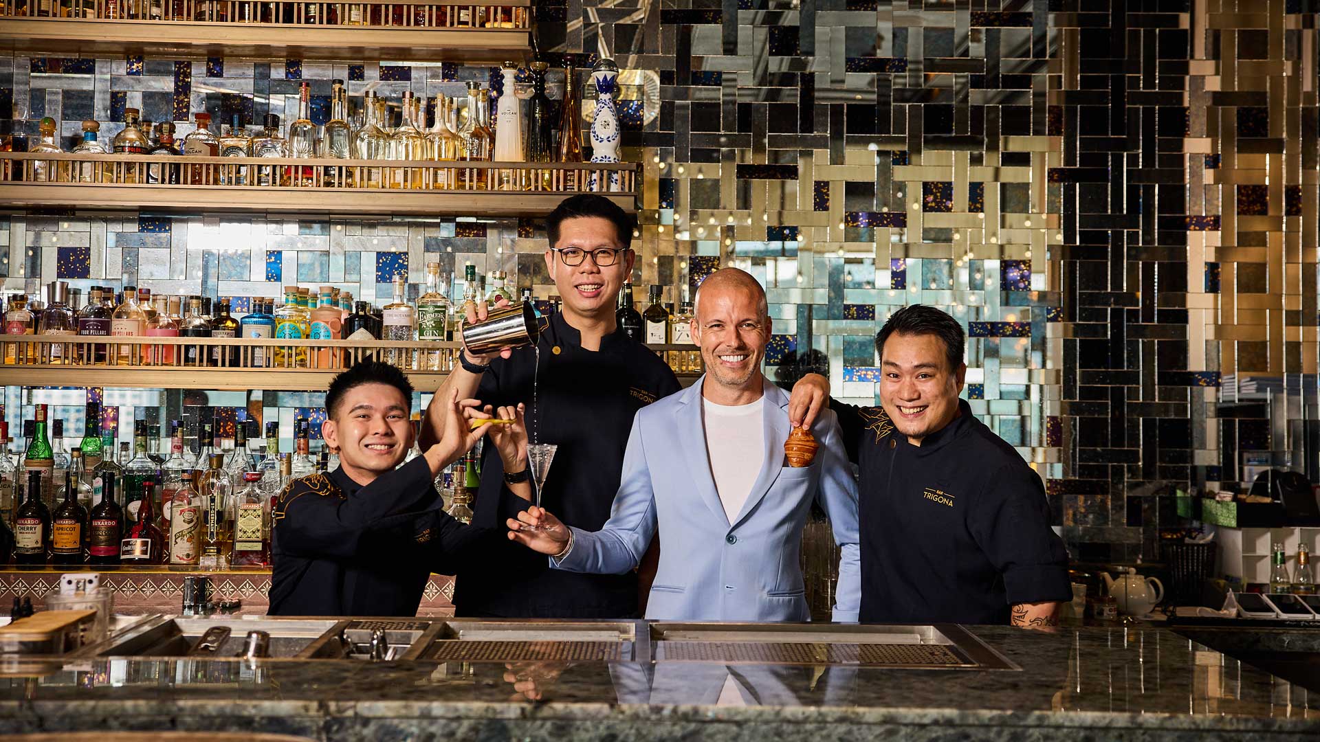 Alexandre Philippe Renoue e il team di Bar Trigona