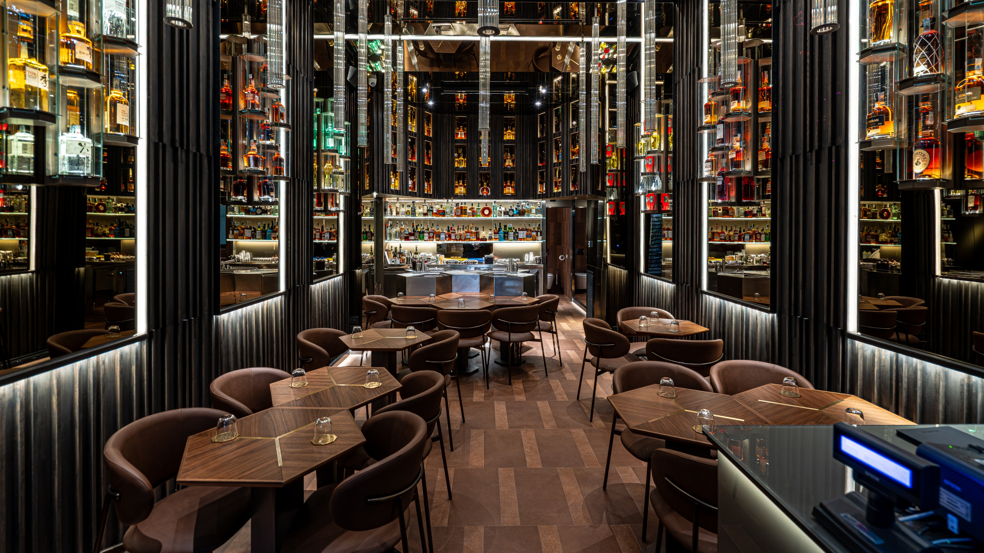 Doppio takeover Asia e Latam