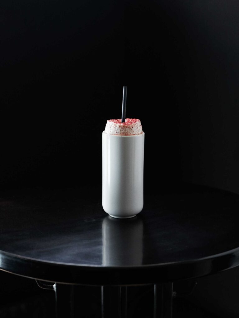 Raspberry signature del Himkok Cocktail e danza